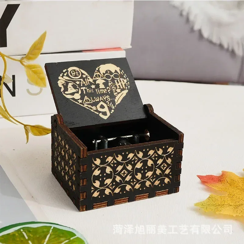 Anime Themed Hand-cranked Musi - Woodworking Tv recension och pris